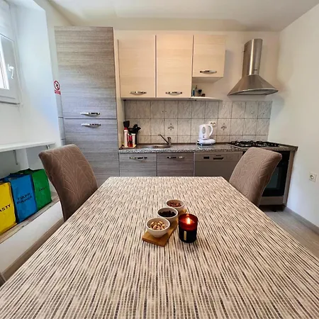 Gabriela アパート マリ・ロシニュ